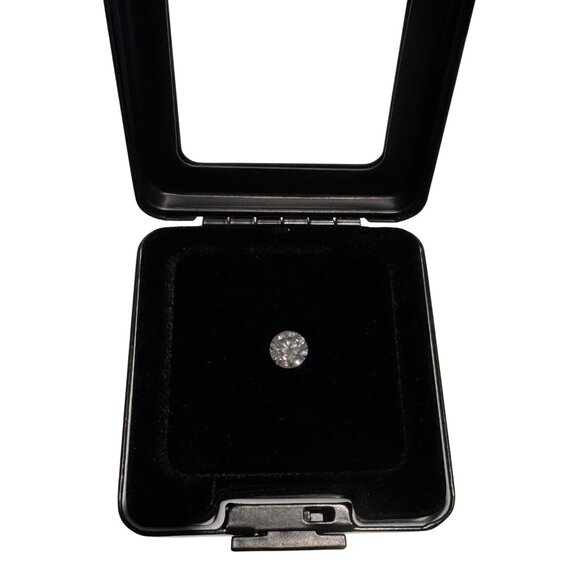 IGI Certified Lab-Grown Diamond - Picture 3 of 4